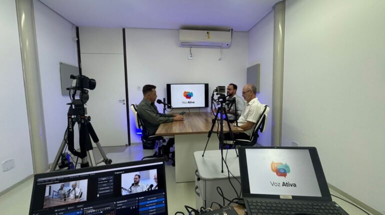 Voz Ativa Brasília grava primeiro episódio do podcast com especialistas do projeto